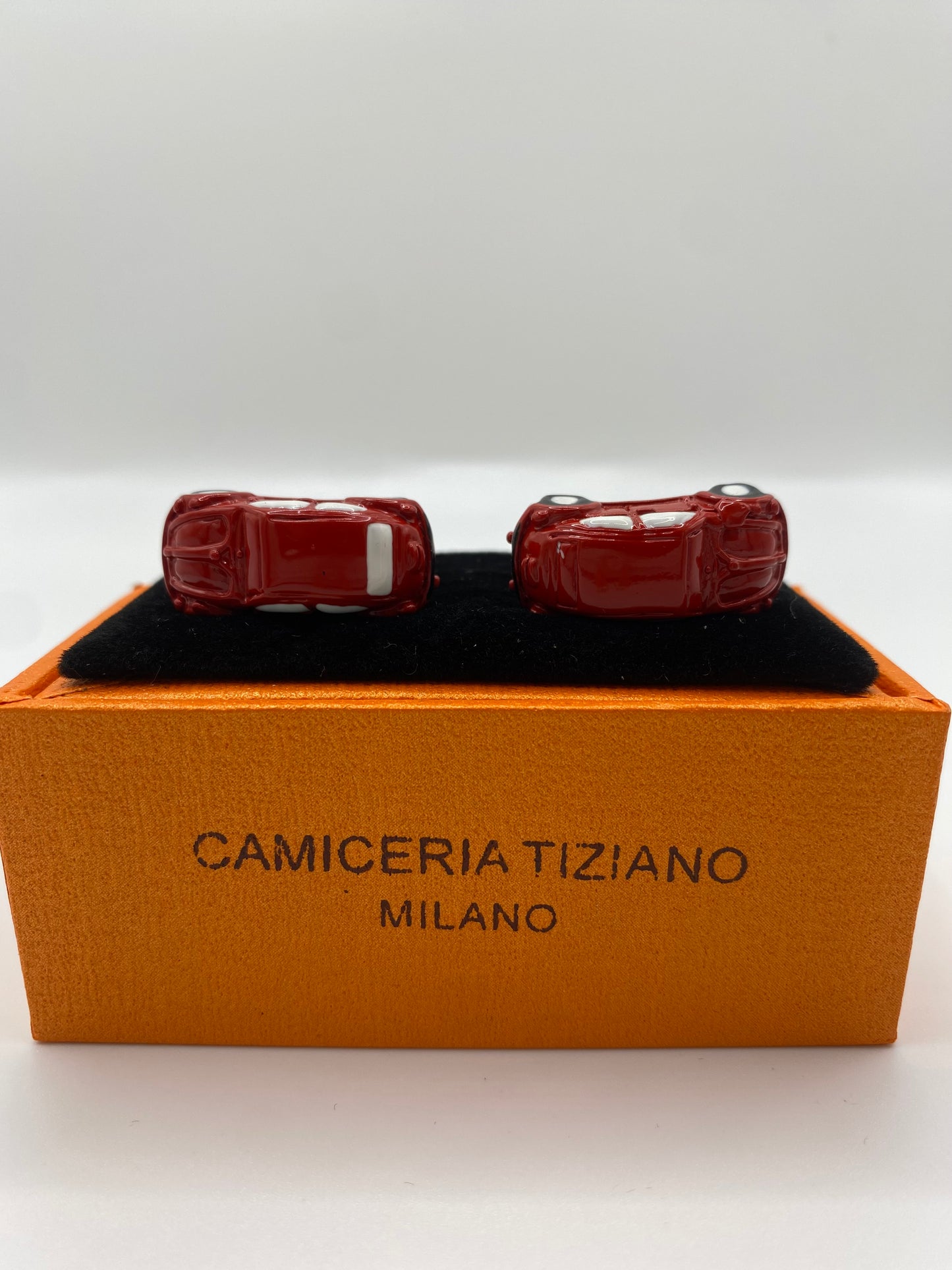 Gemello da polso. MAGGIOLONE ROSSO MACCHINA 253