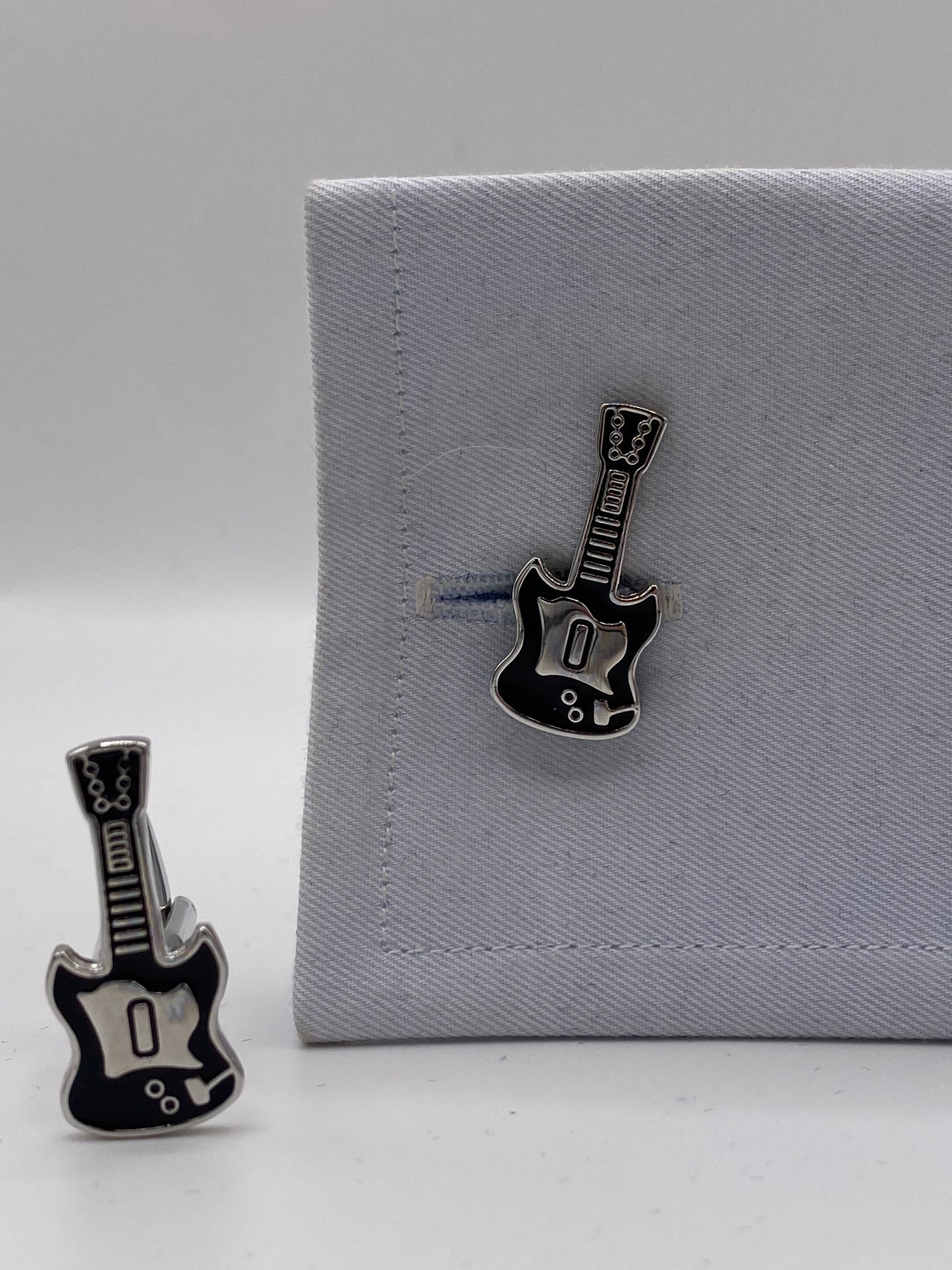 Gemello da polso. CHITARRA ELETTRICA NERO CROMO 243