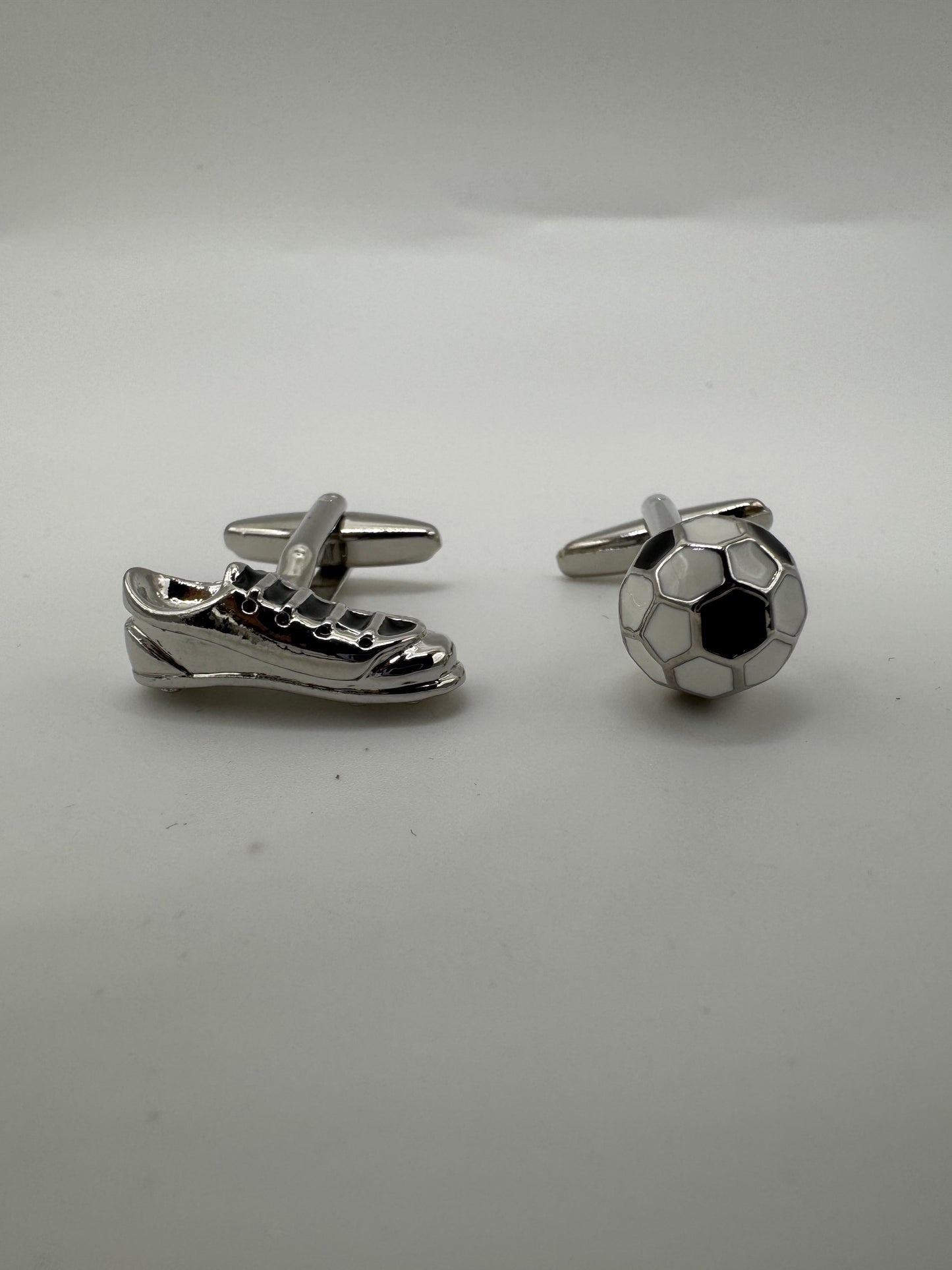 Gemelli da polso scarpa calcio e pallone bianco nero 327