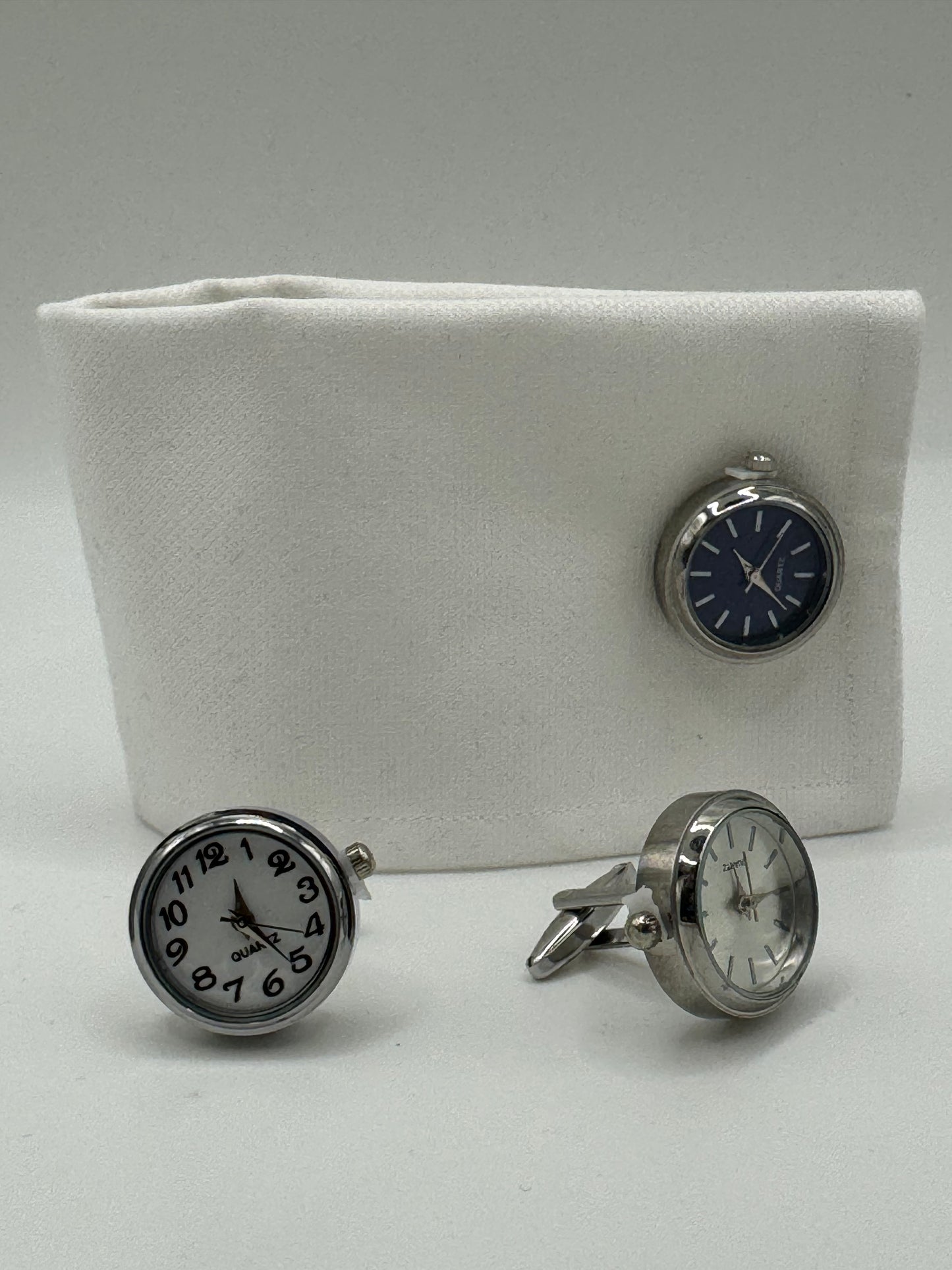 Gemelli da polso Orologio funzionante a batteria colori vari 337